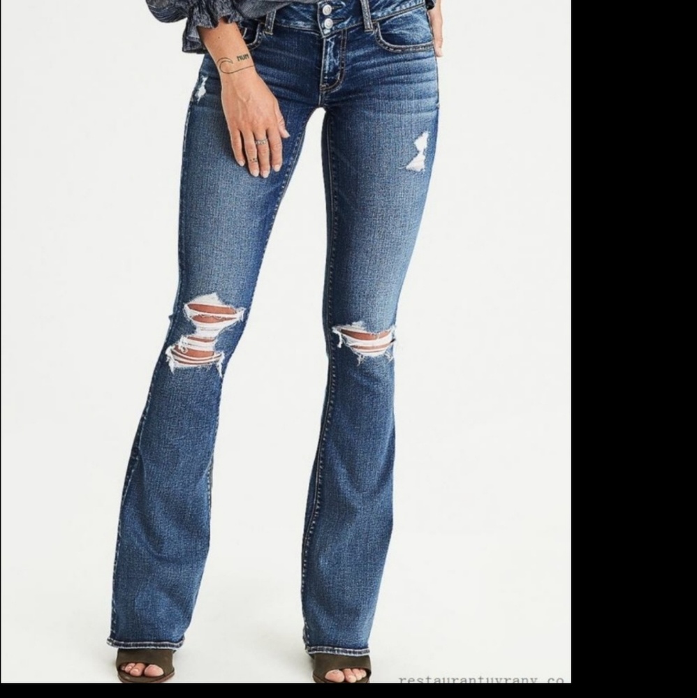 ♥️ American Eagle Distressed Jeans♥️